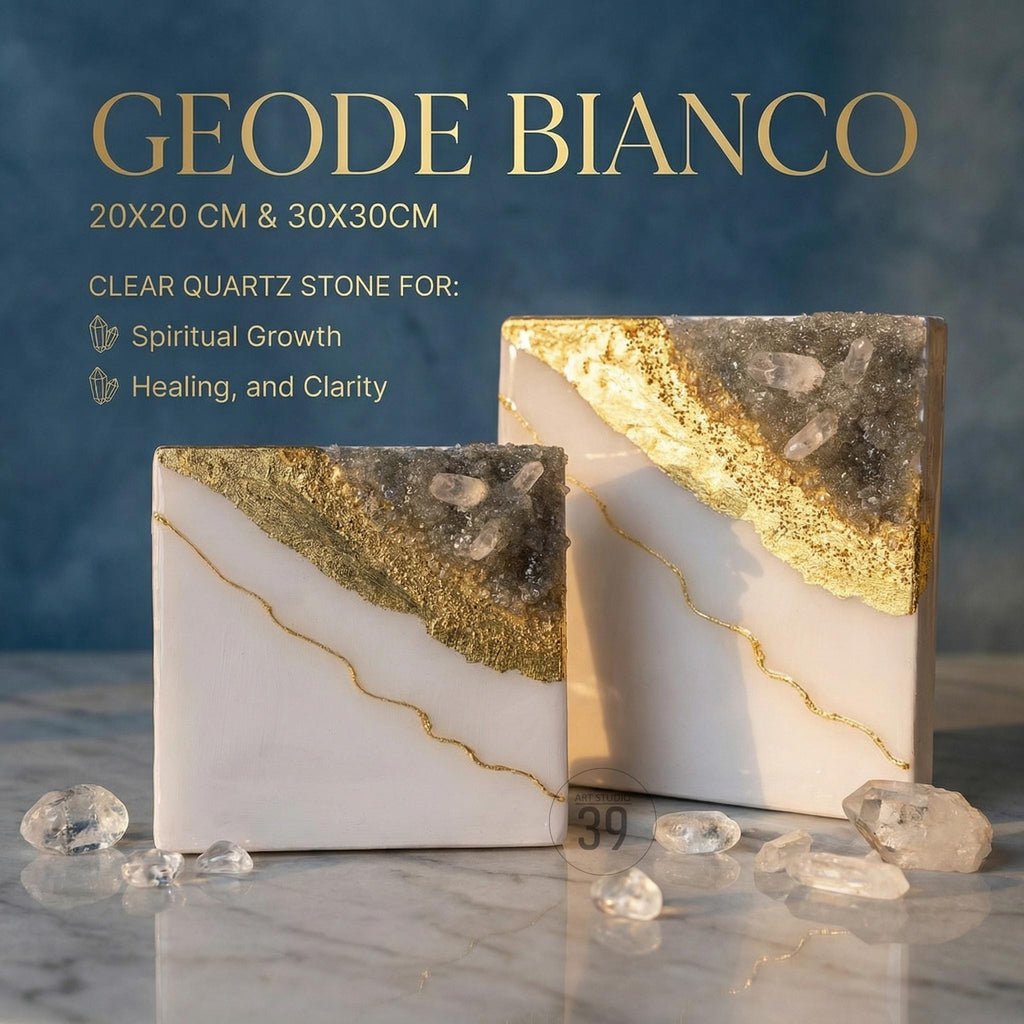 Two white quartz stone blocks with gold accents and clear quartz crystals. The blocks are labeled "GEODE BIANCO" and are 20x20 cm and 30x30cm. Text indicates they are for spiritual growth, healing, and clarity.