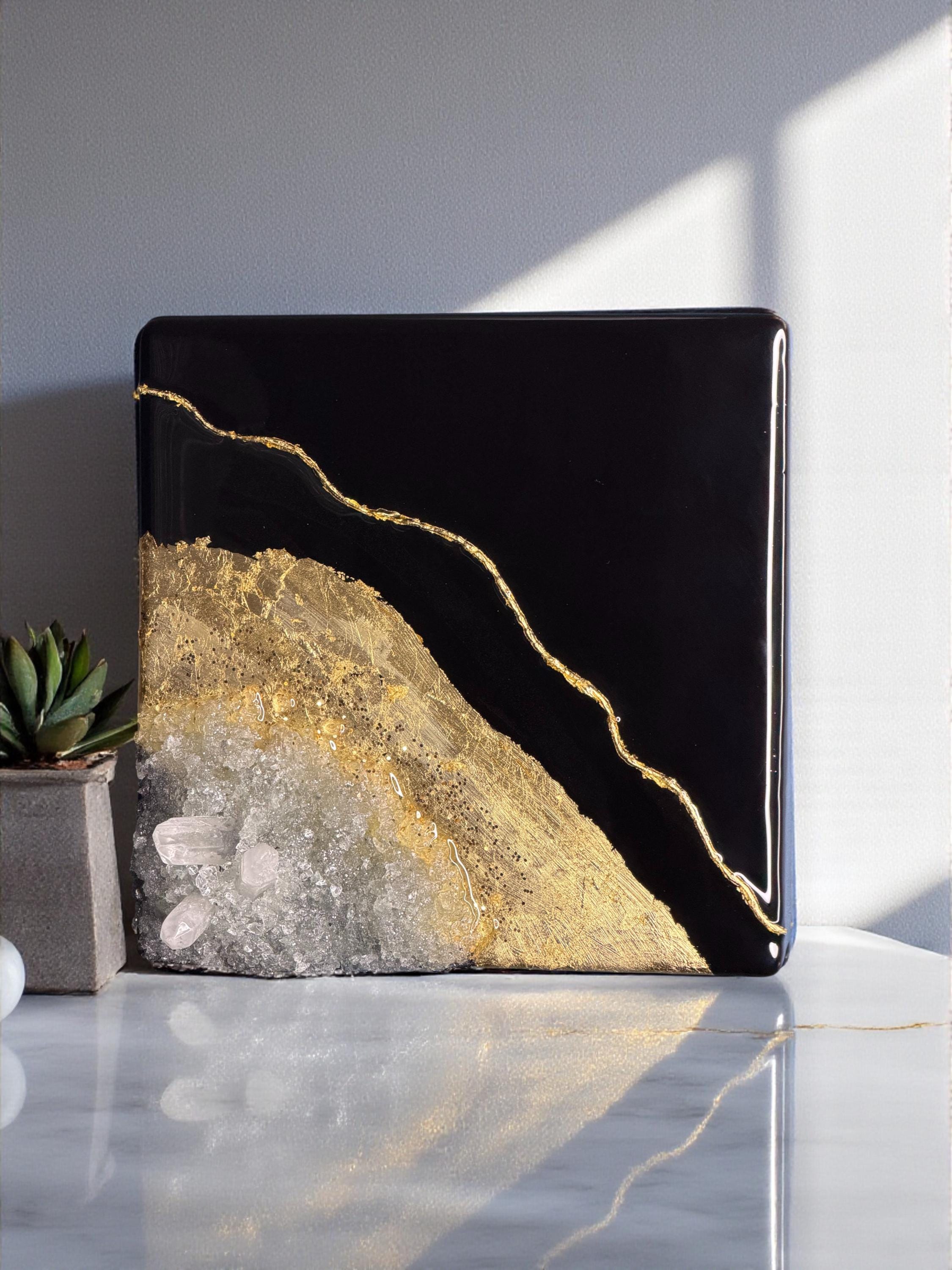 Black Gold Geode Resin Wall Art – Handcrafted Crystal Epoxy Artwork