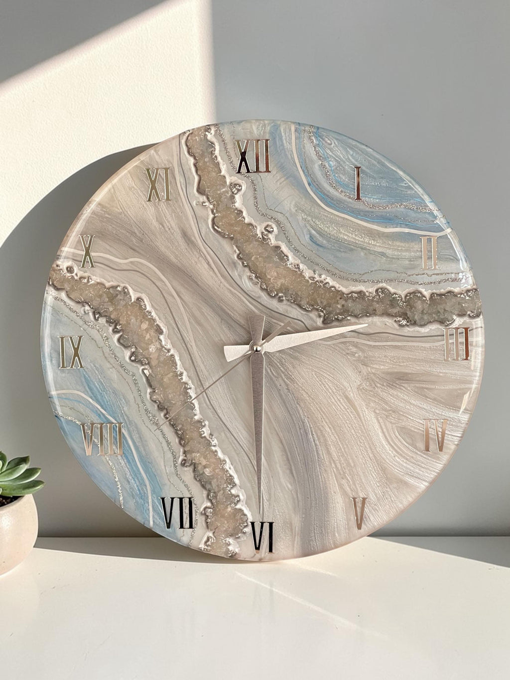 Luxury Geode Wall Clock with Real Quartz Crystals – Handmade Resin Clock in White & Turquoise and Silver – 40 50 60 cm Statement Decor