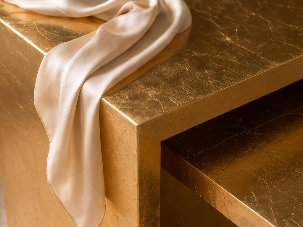 Set di 2 tavolini a incastro Gold Leaf, tavolini con finitura lucida epossidica, tavolini d'appoggio di lusso fatti a mano, mobili moderni Art Déco