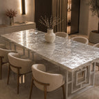 Tavolo da pranzo artigianale in resina epossidica con foglia d'argento, mobile di lusso di design, protezione superficiale di 10 anni